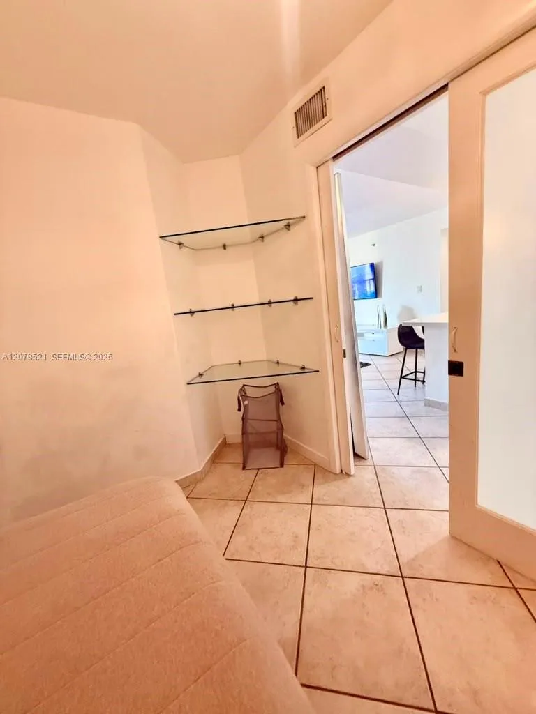 19701 E Country Club Dr #5605A Aventura, FL 33180