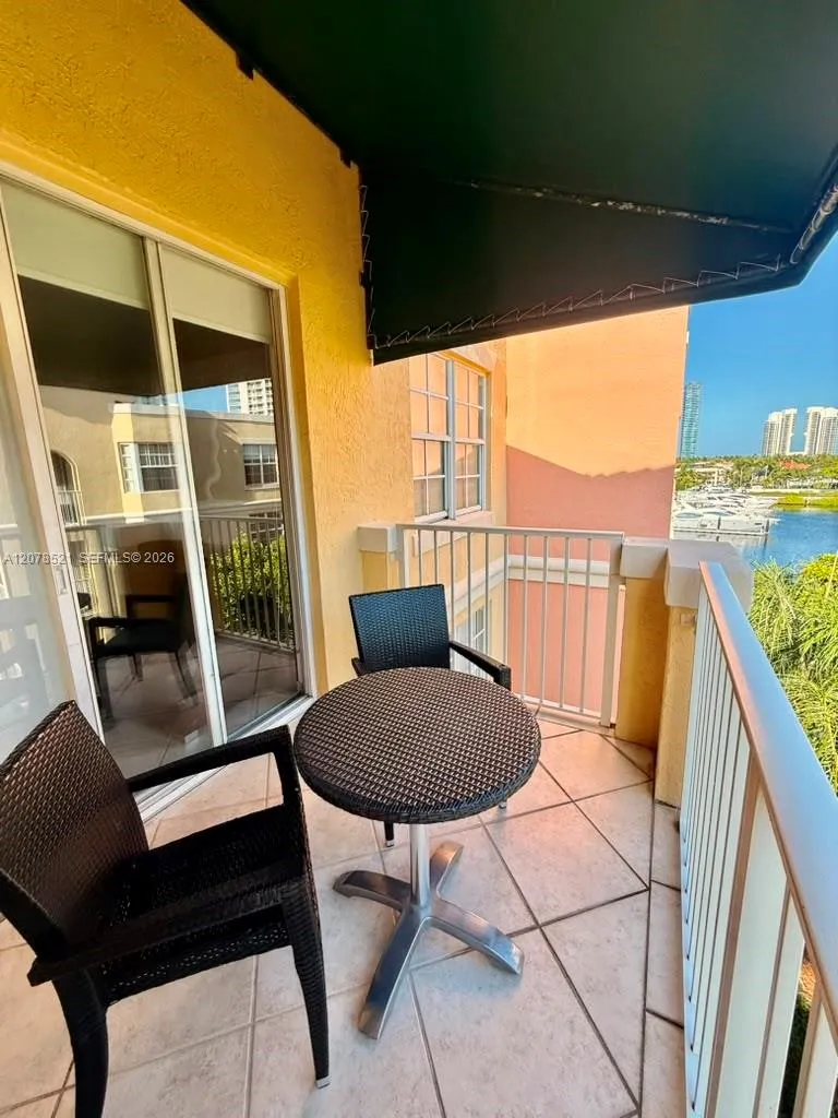 19701 E Country Club Dr #5605A Aventura, FL 33180