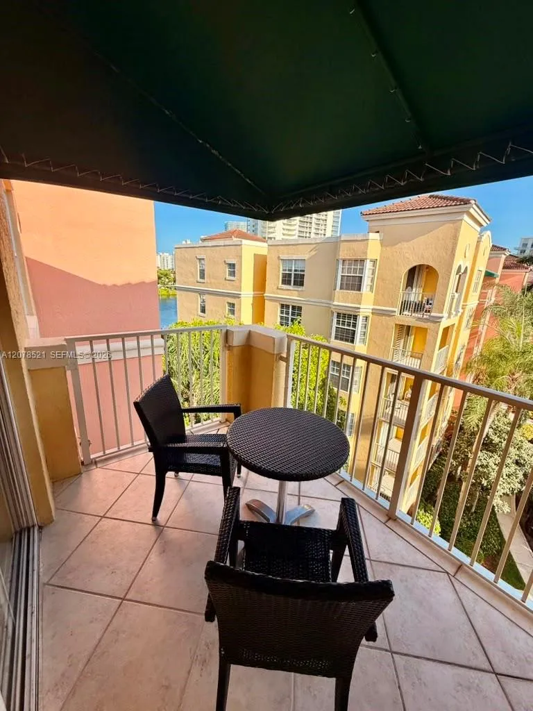 19701 E Country Club Dr #5605A Aventura, FL 33180