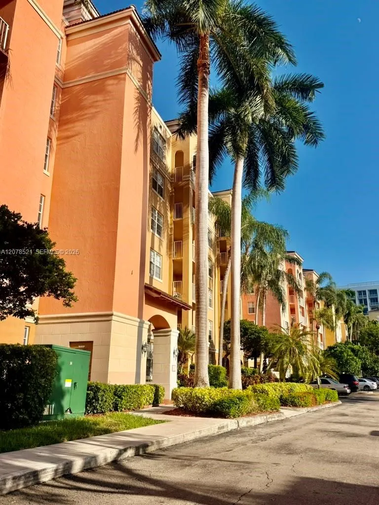 19701 E Country Club Dr #5605A Aventura, FL 33180