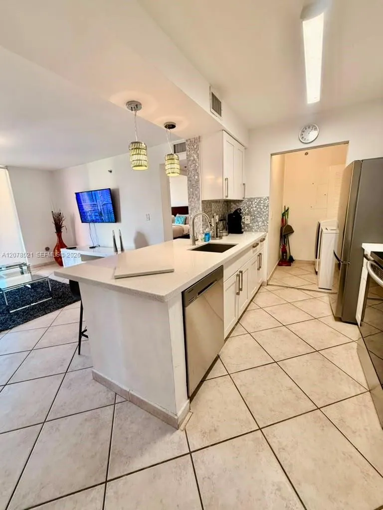 19701 E Country Club Dr #5605A Aventura, FL 33180