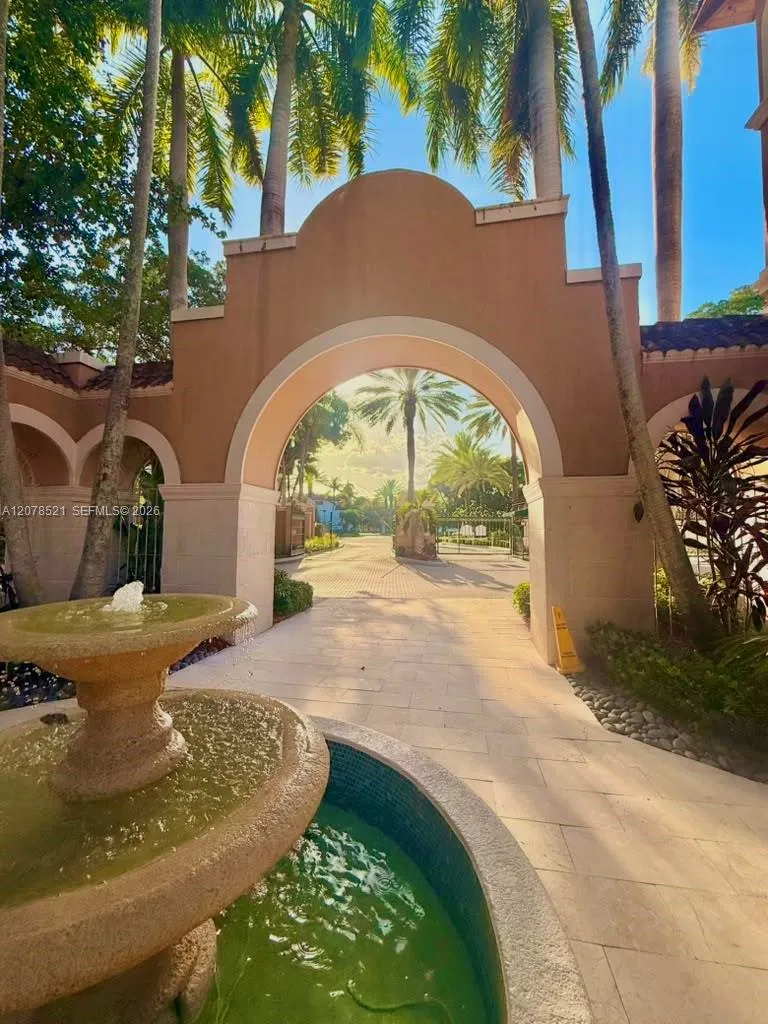 19701 E Country Club Dr #5605A Aventura, FL 33180
