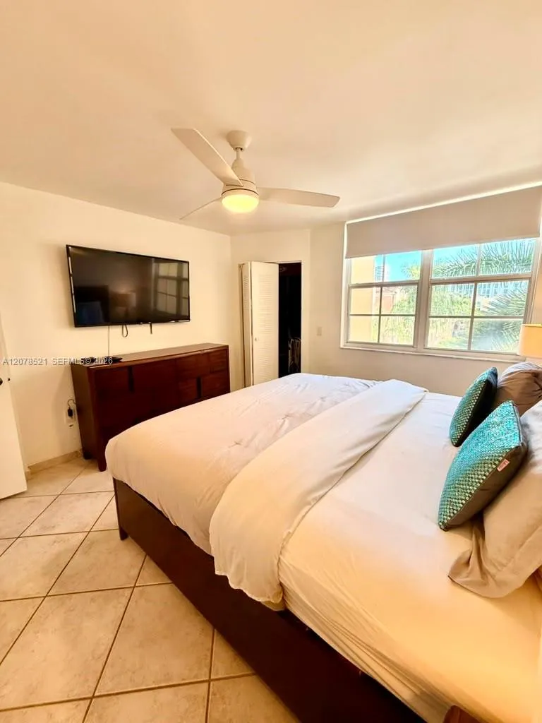 19701 E Country Club Dr #5605A Aventura, FL 33180