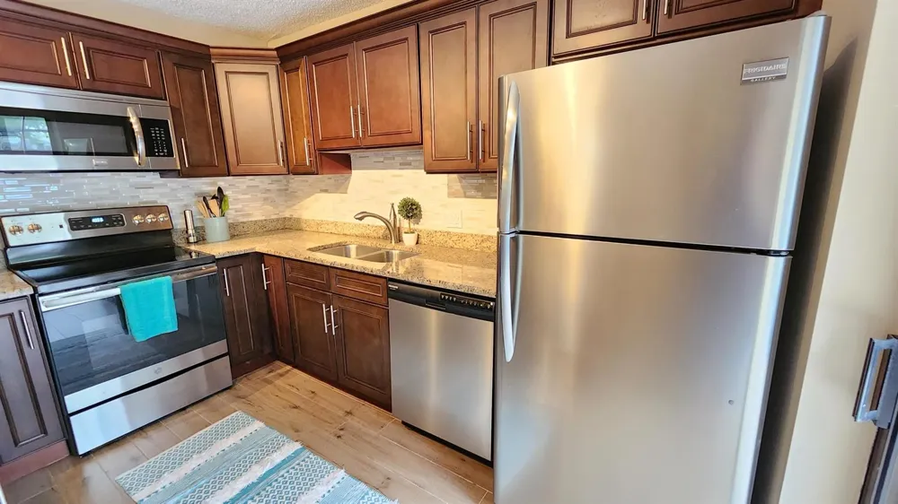 534 5th Terrace Palm Beach Gardens, FL 33418