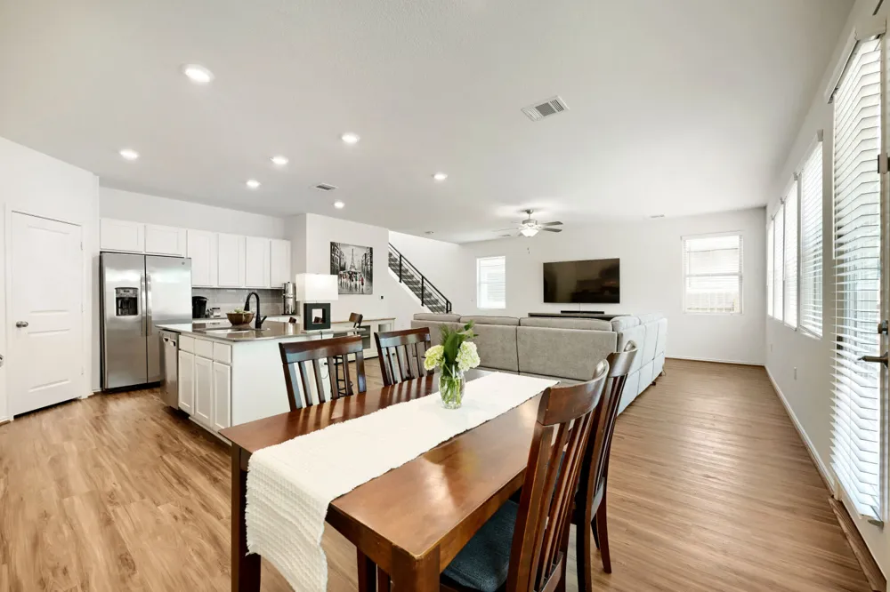 10221 Buster Drive Austin, TX 78748