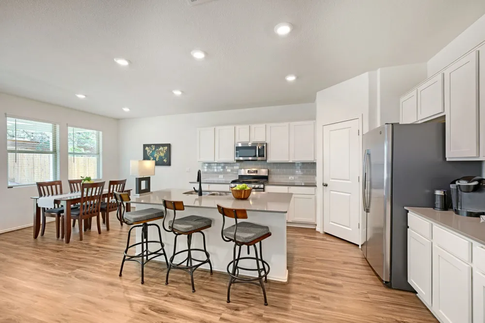 10221 Buster Drive Austin, TX 78748