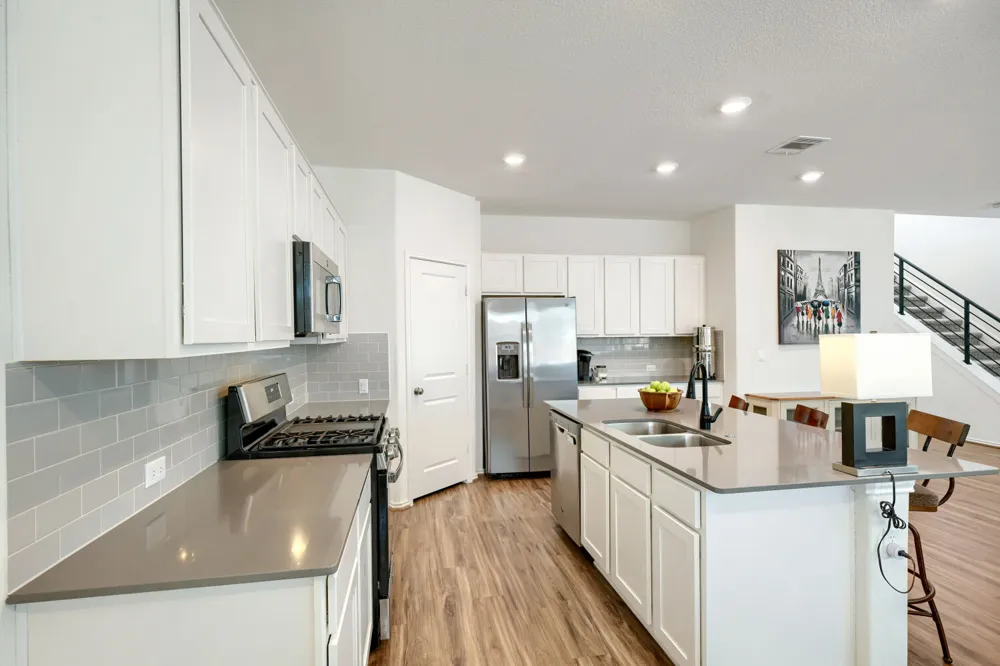 10221 Buster Drive Austin, TX 78748