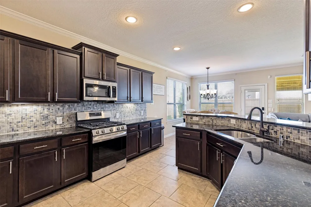 3061 Arbor Ranch Court Dickinson, TX 77539