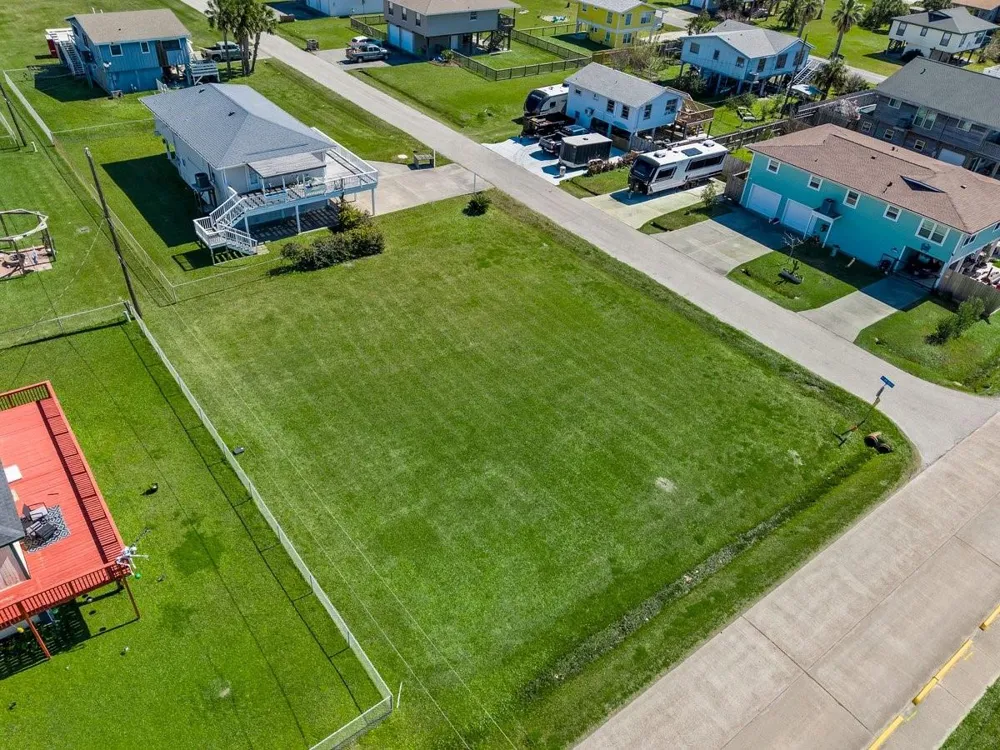 16534 John Davis Jamaica Beach, TX 77554