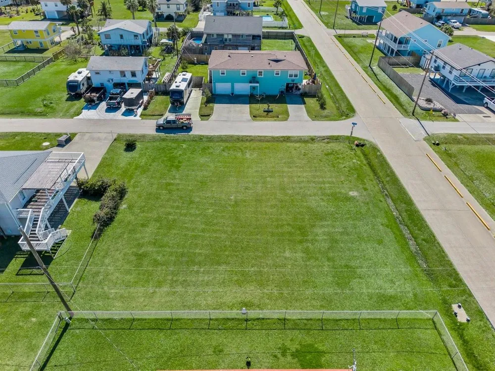 16534 John Davis Jamaica Beach, TX 77554