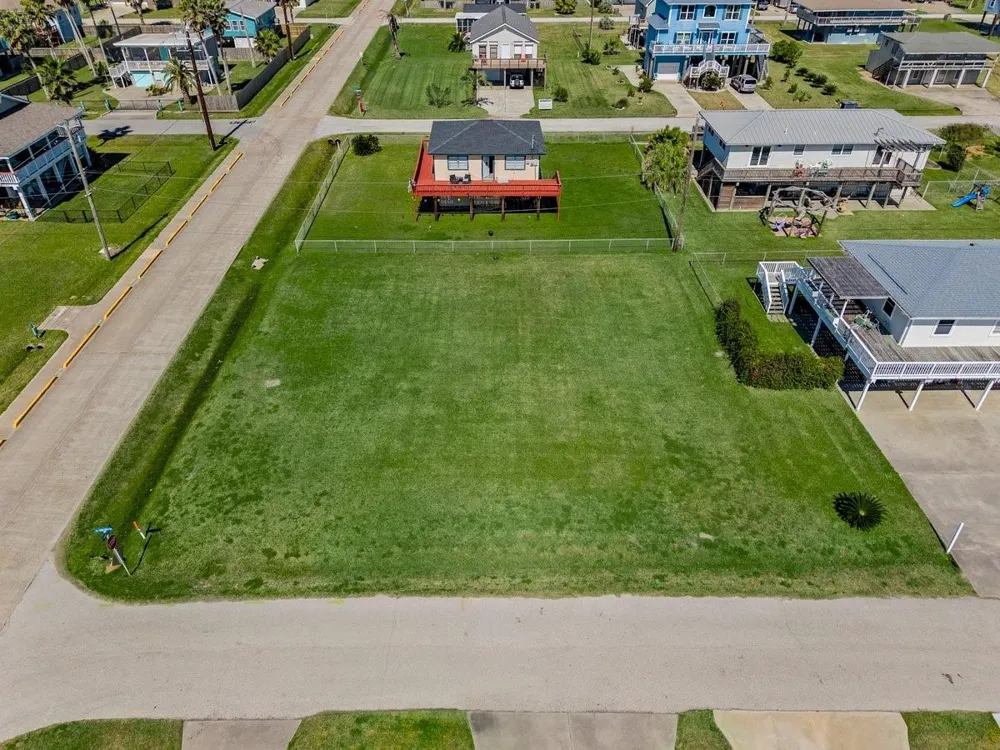 16534 John Davis Jamaica Beach, TX 77554