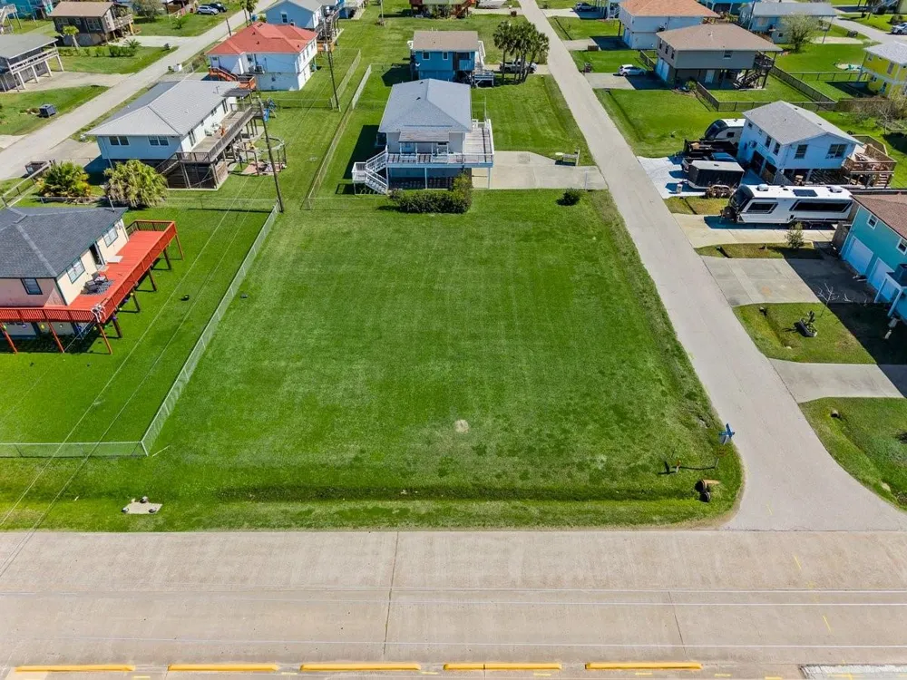 16534 John Davis Jamaica Beach, TX 77554
