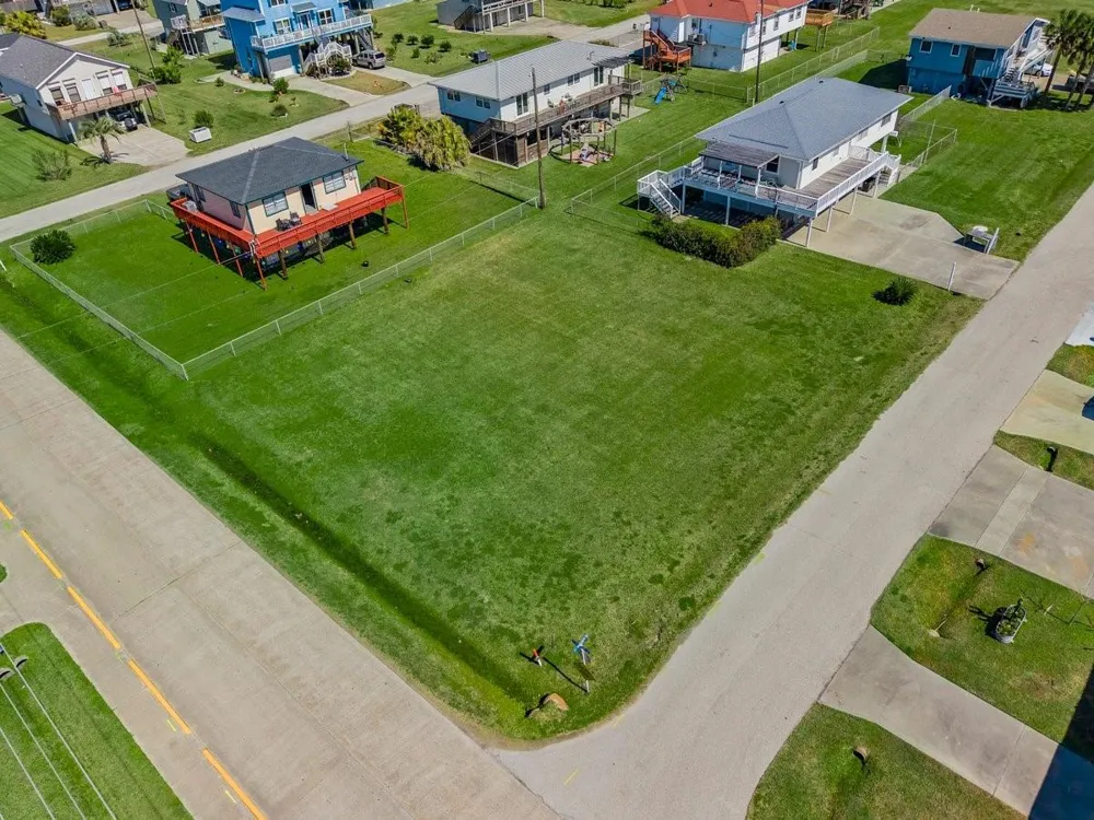 16534 John Davis Jamaica Beach, TX 77554