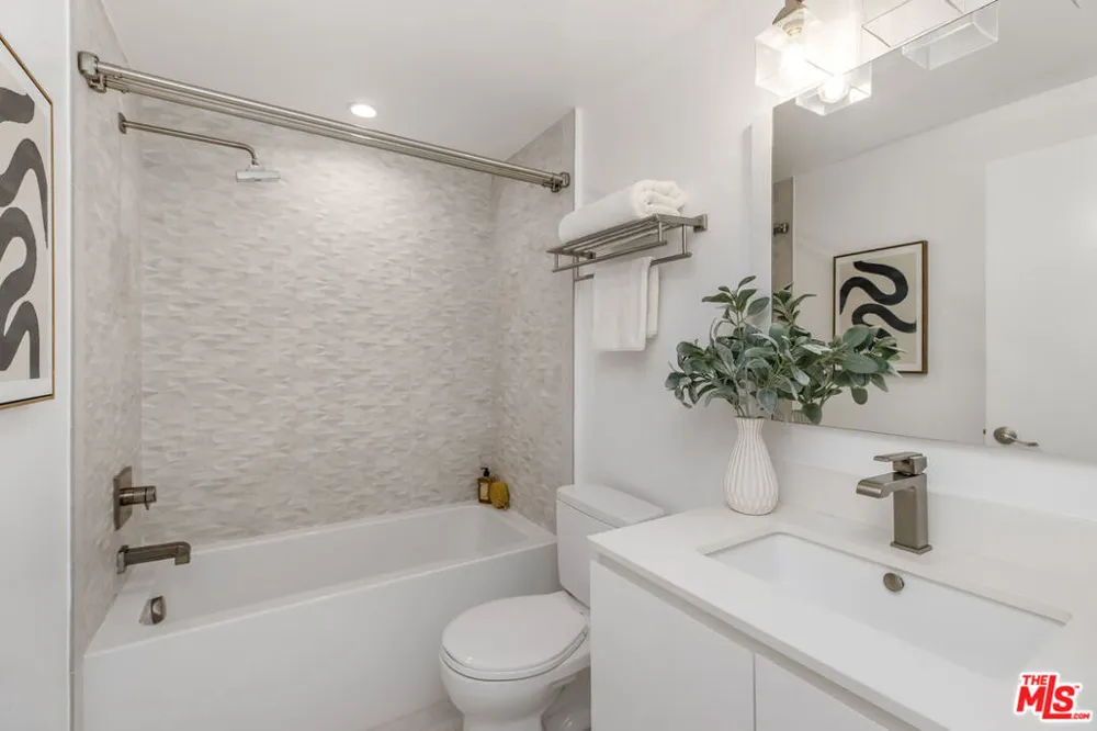 4754 La Villa Marina #Unit D Los Angeles, CA 90292