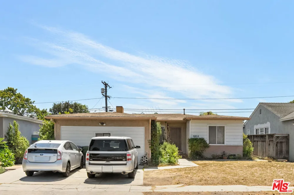 5852 Compass Drive Los Angeles, CA 90045