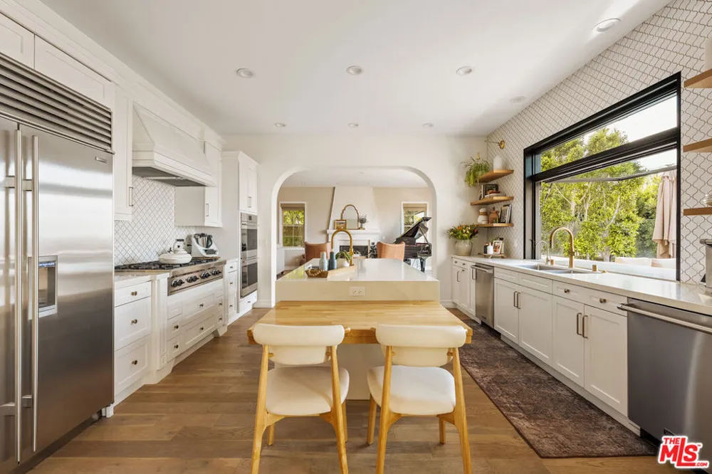 7585 Shore Cliff Drive Los Angeles, CA 90045