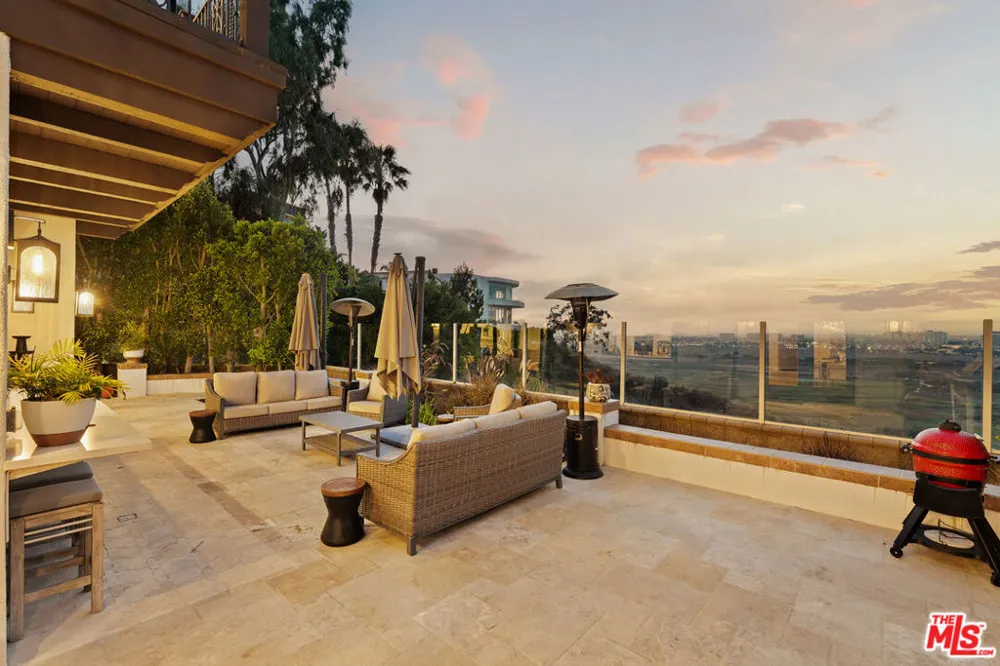 7585 Shore Cliff Drive Los Angeles, CA 90045