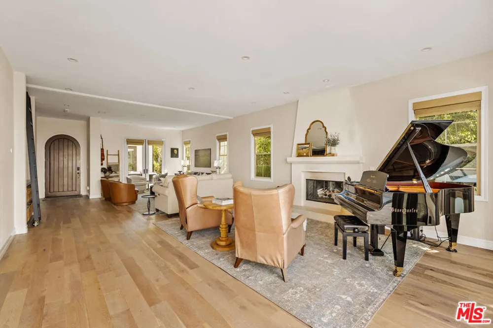 7585 Shore Cliff Drive Los Angeles, CA 90045