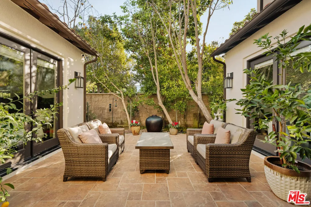 7585 Shore Cliff Drive Los Angeles, CA 90045