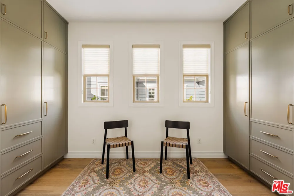 7585 Shore Cliff Drive Los Angeles, CA 90045
