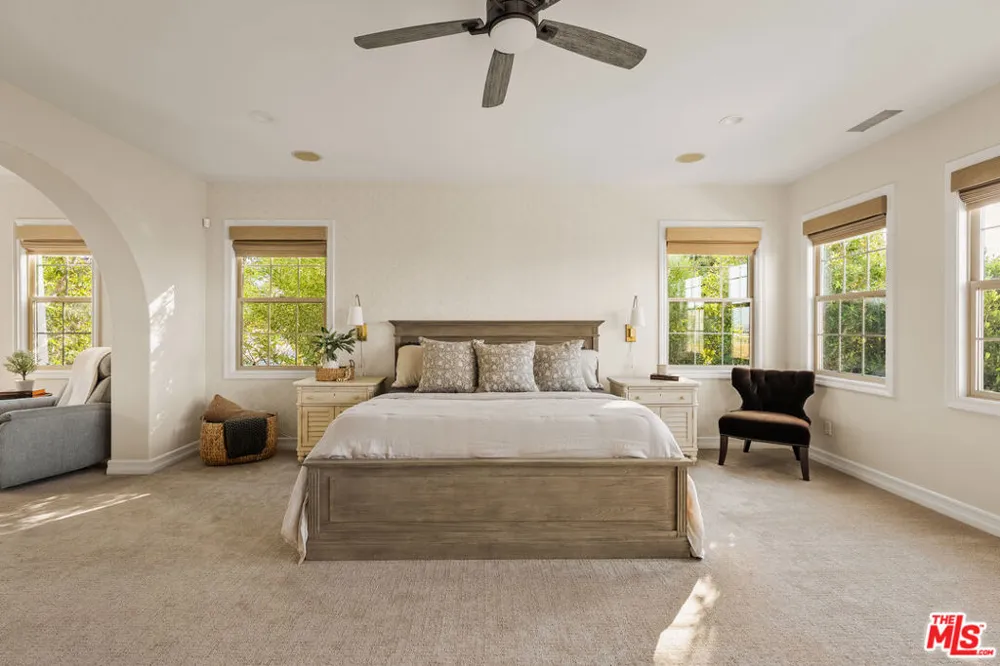 7585 Shore Cliff Drive Los Angeles, CA 90045
