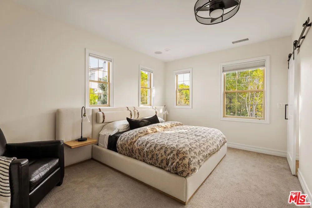 7585 Shore Cliff Drive Los Angeles, CA 90045