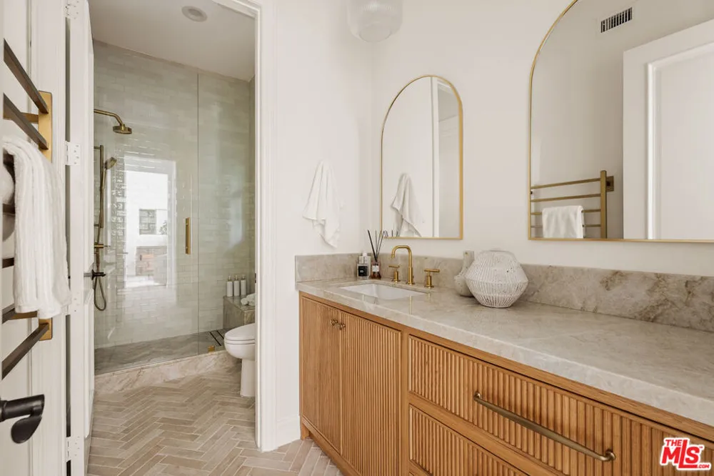7585 Shore Cliff Drive Los Angeles, CA 90045