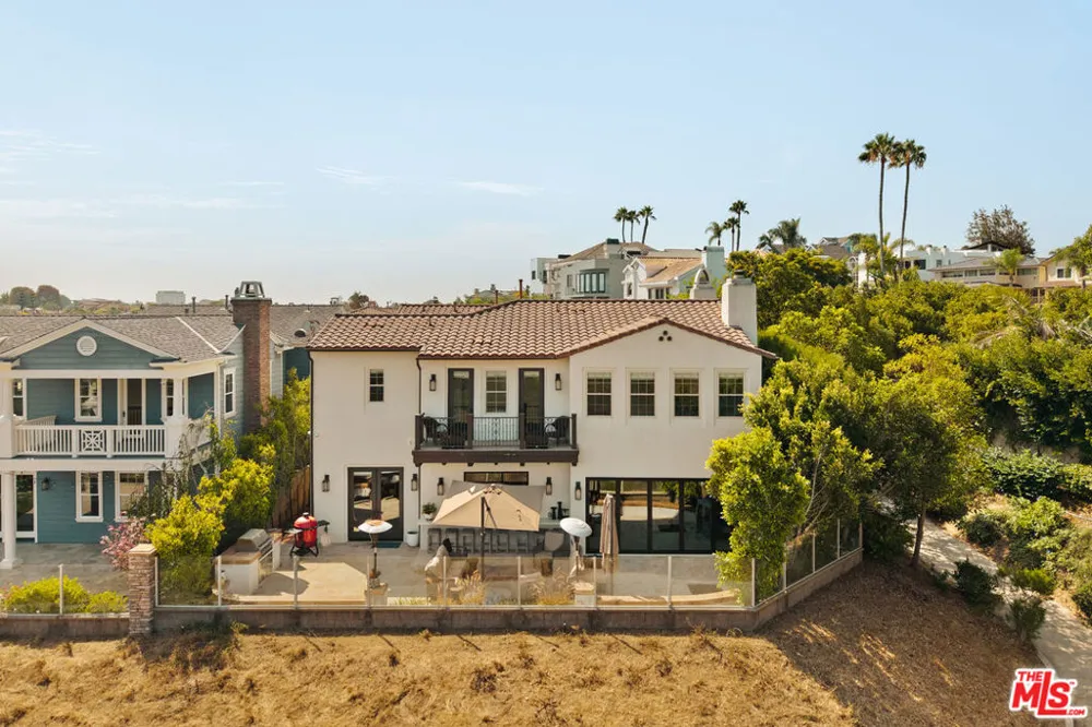 7585 Shore Cliff Drive Los Angeles, CA 90045