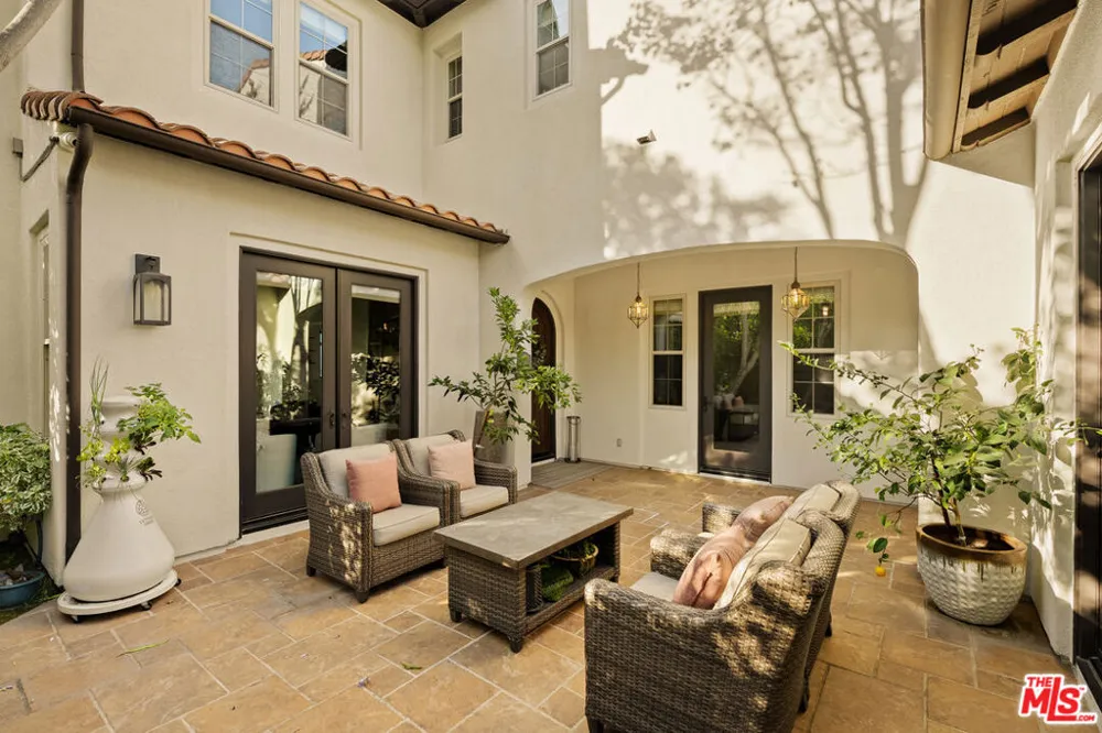 7585 Shore Cliff Drive Los Angeles, CA 90045