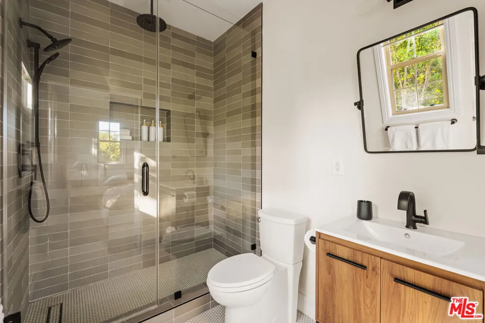7585 Shore Cliff Drive Los Angeles, CA 90045