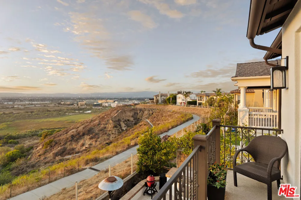 7585 Shore Cliff Drive Los Angeles, CA 90045