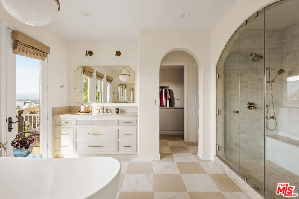 7585 Shore Cliff Drive Los Angeles, CA 90045