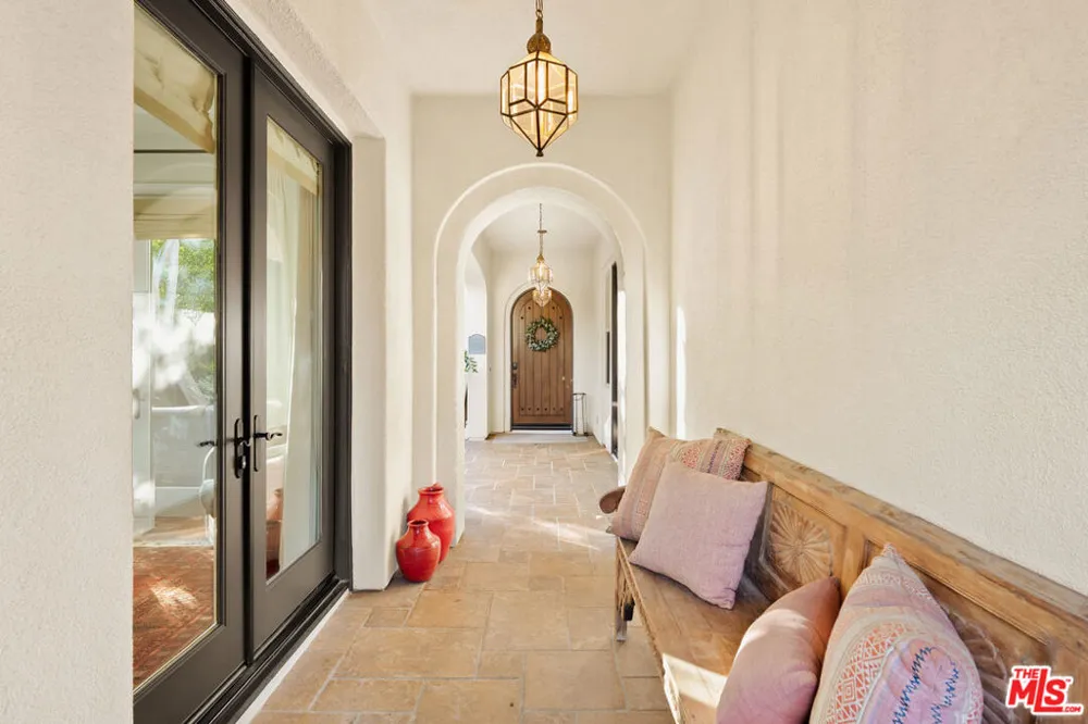 7585 Shore Cliff Drive Los Angeles, CA 90045