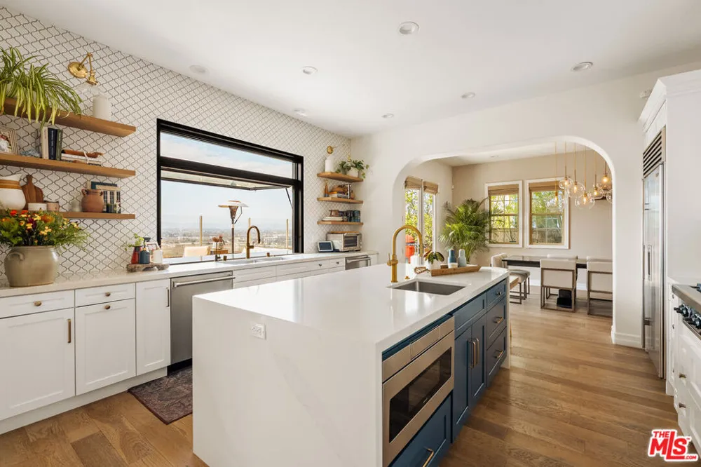 7585 Shore Cliff Drive Los Angeles, CA 90045
