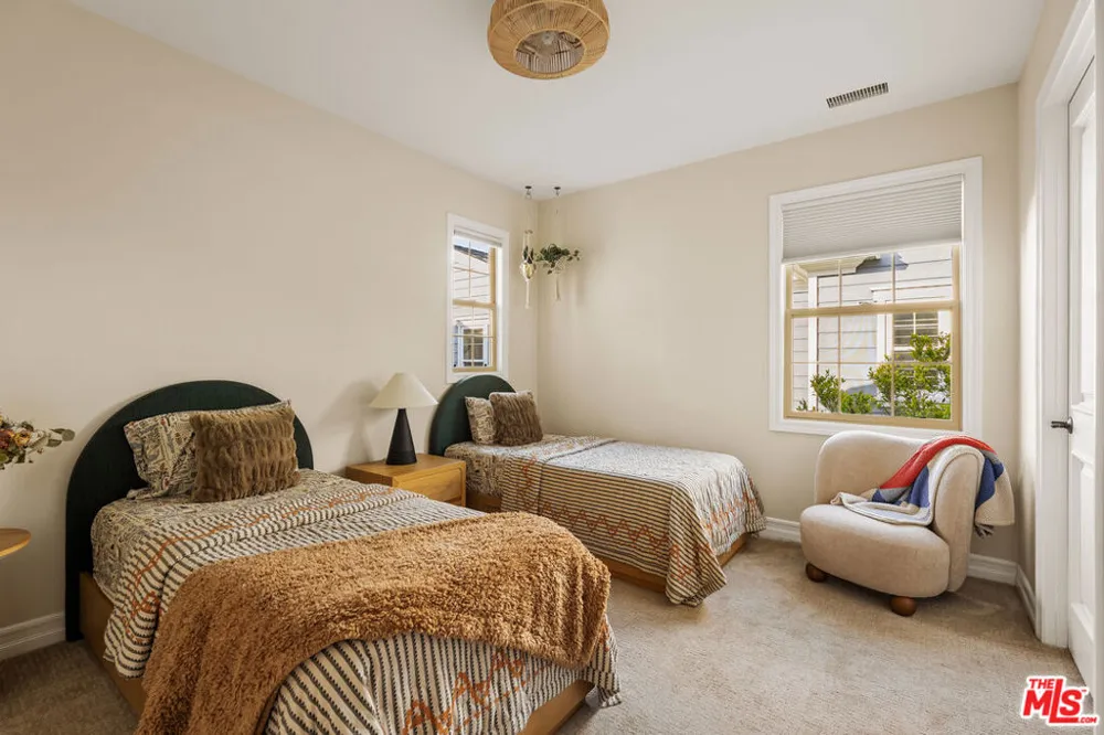 7585 Shore Cliff Drive Los Angeles, CA 90045