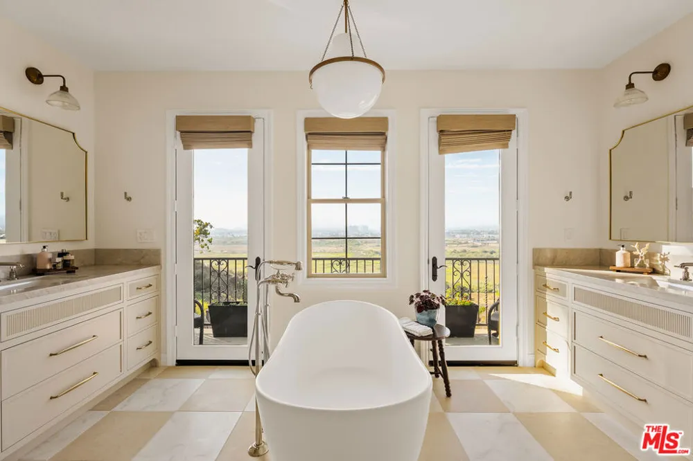 7585 Shore Cliff Drive Los Angeles, CA 90045