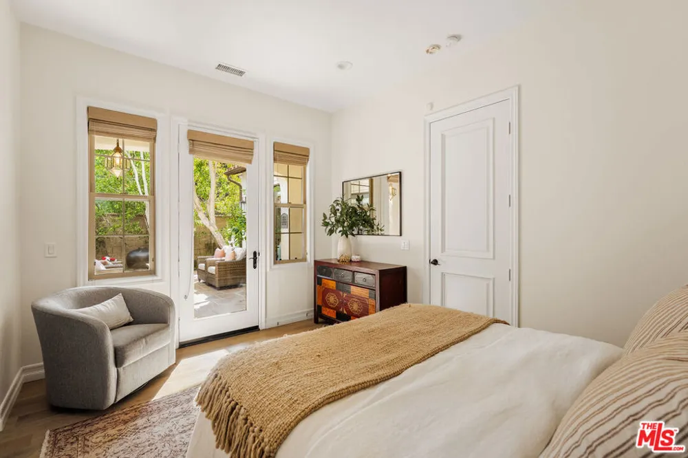 7585 Shore Cliff Drive Los Angeles, CA 90045
