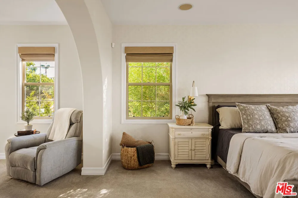 7585 Shore Cliff Drive Los Angeles, CA 90045
