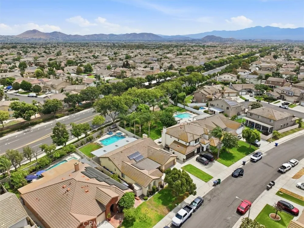 6248 Pear Avenue Eastvale, CA 92880