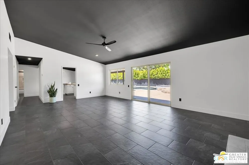 3190 E Loma Vista Circle Palm Springs, CA 92264