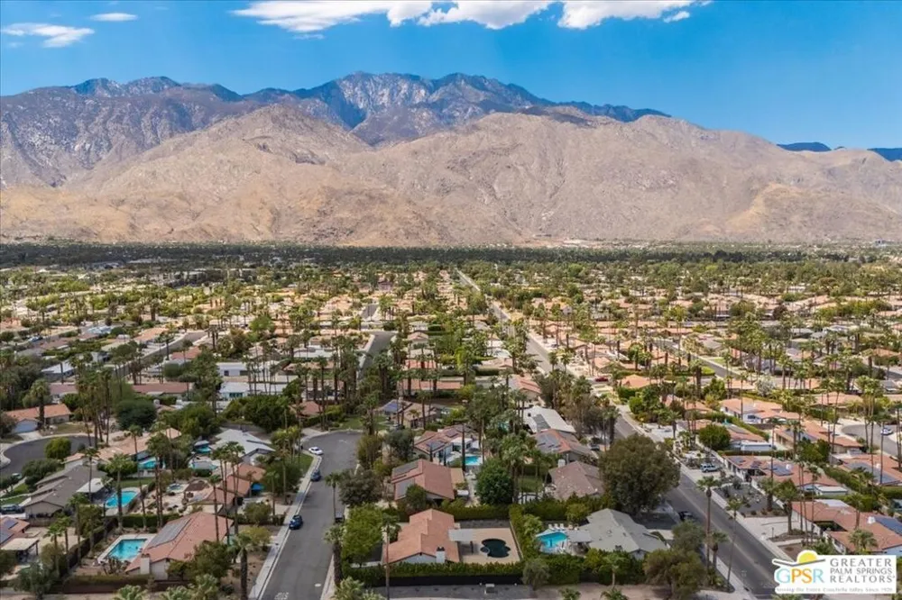 3190 E Loma Vista Circle Palm Springs, CA 92264