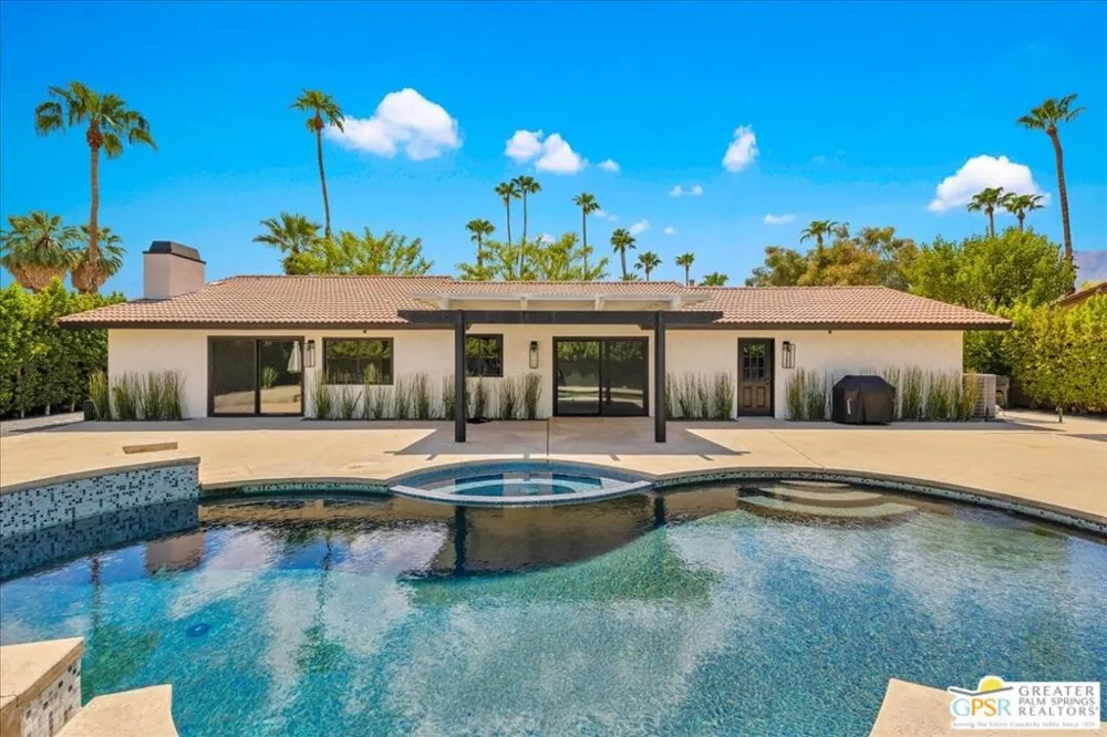 3190 E Loma Vista Circle Palm Springs, CA 92264