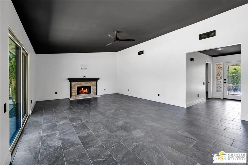 3190 E Loma Vista Circle Palm Springs, CA 92264