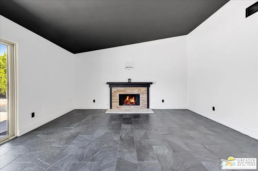 3190 E Loma Vista Circle Palm Springs, CA 92264