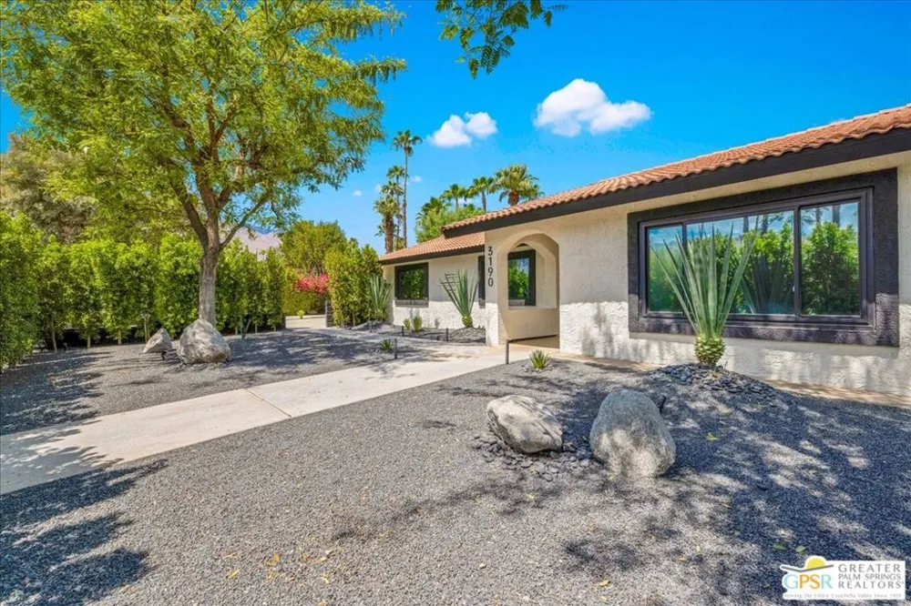 3190 E Loma Vista Circle Palm Springs, CA 92264