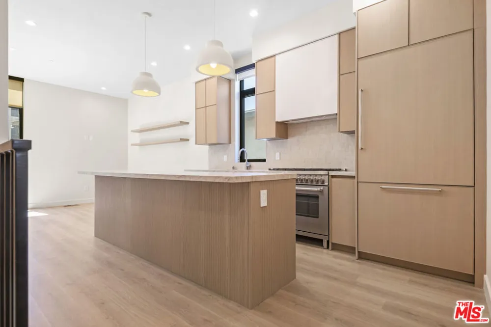 426 Arnaz Drive Los Angeles, CA 90048