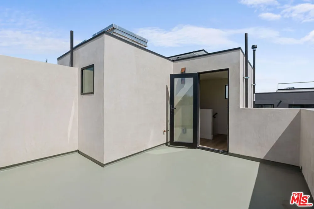 426 Arnaz Drive Los Angeles, CA 90048