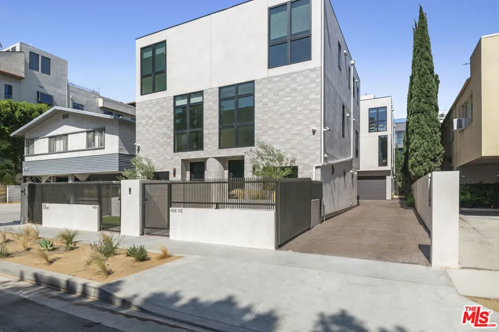 426 Arnaz Drive Los Angeles, CA 90048
