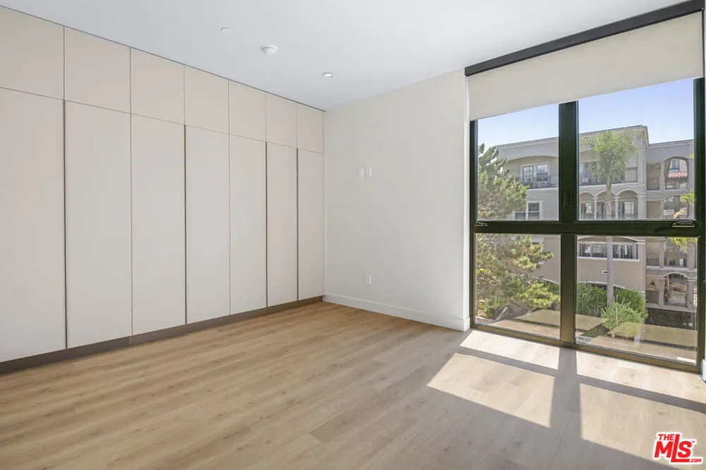 426 Arnaz Drive Los Angeles, CA 90048