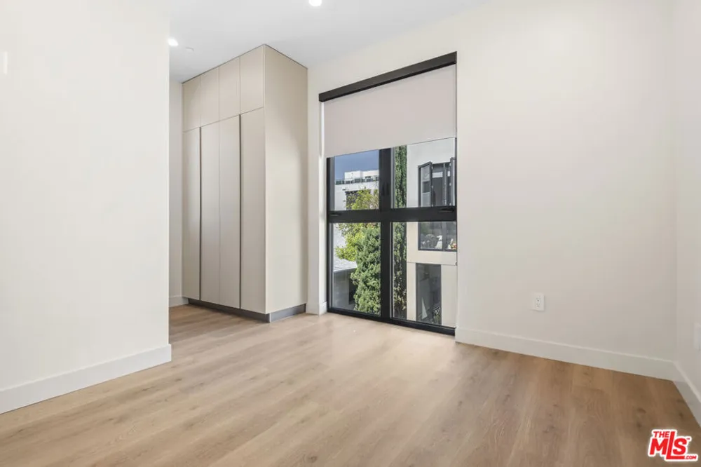 426 Arnaz Drive Los Angeles, CA 90048